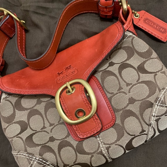 Coach purse - Picture 2 of 4